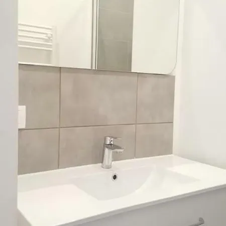 公寓 Pretty 2-rooms Completely Renovated Near Tram C #b8