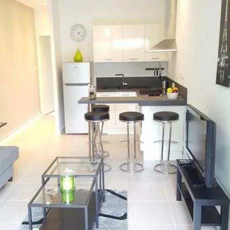 Pretty 2-rooms Completely Renovated Near Tram C #b8 格勒诺布尔